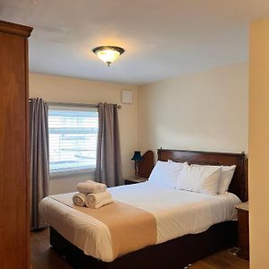 Twin Room Bath